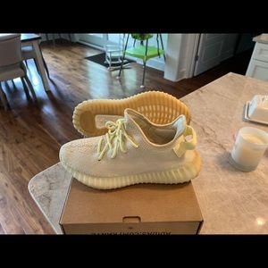 Yeezy Shoes